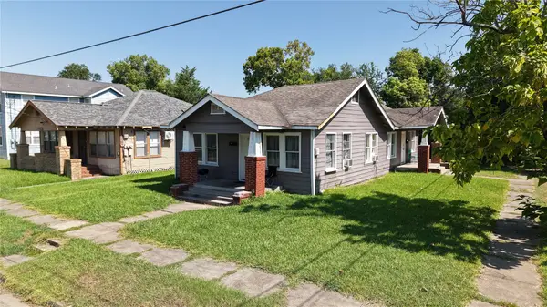 300 E James Street, Baytown, TX 77520