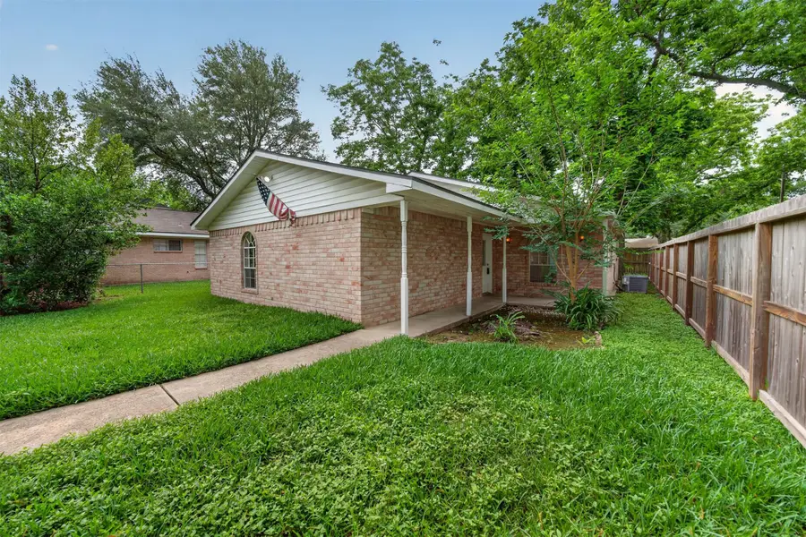 418 Texas Street, Tomball, TX 77375 - #2