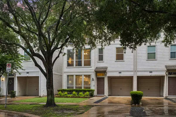 3051 S Heights Hollow Lane, Houston, TX 77007