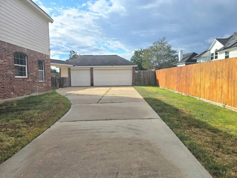 20315 Lakeland Falls Drive, Cypress, TX 77433 - Image #2