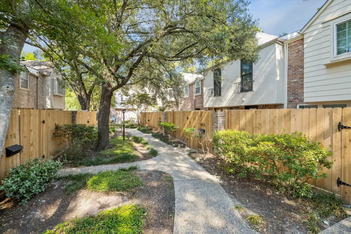 903 Wax Myrtle Lane, Houston, TX 77079 - Image #1