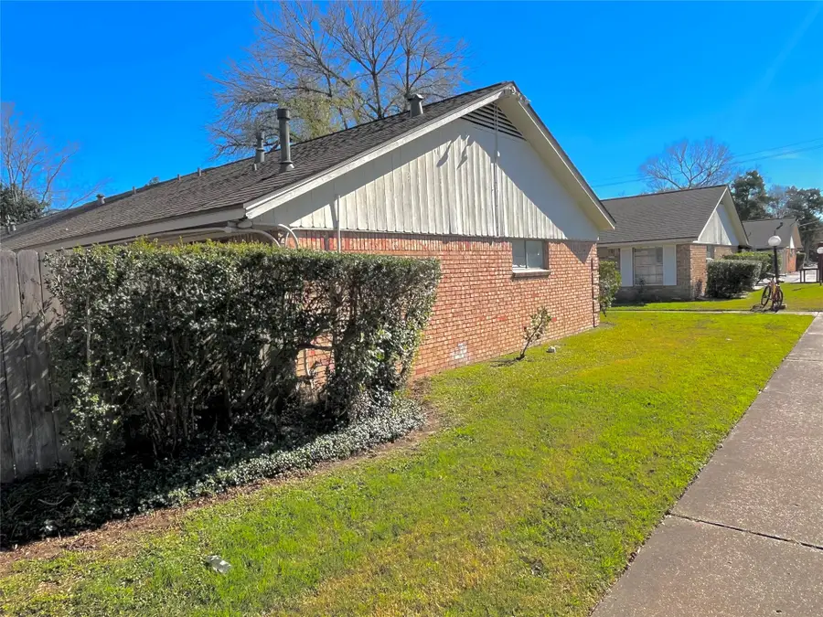 9442 Neuens Road #9442, Houston, TX 77080 - Image #3