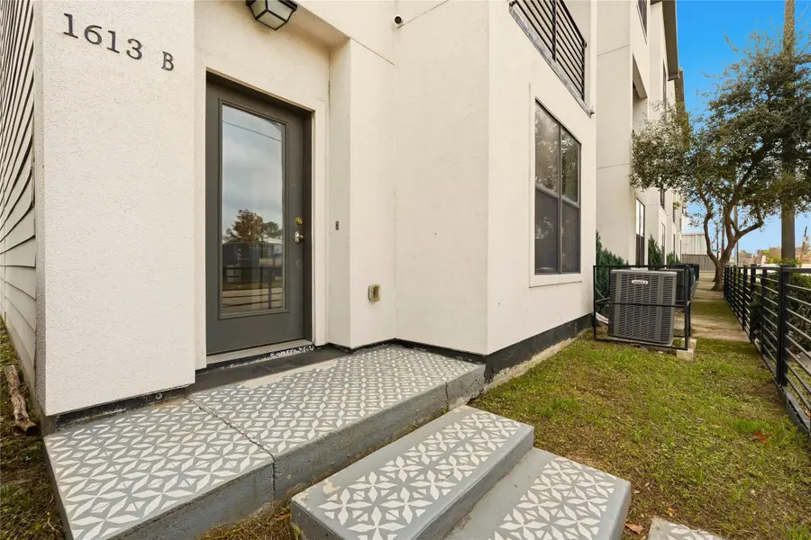 1613 Milby Street #B, Houston, TX 77003 - #2