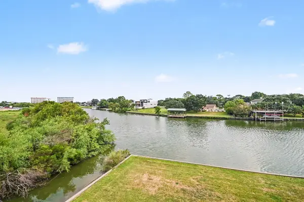 18511 Egret Bay Boulevard #102, Webster, TX 77058