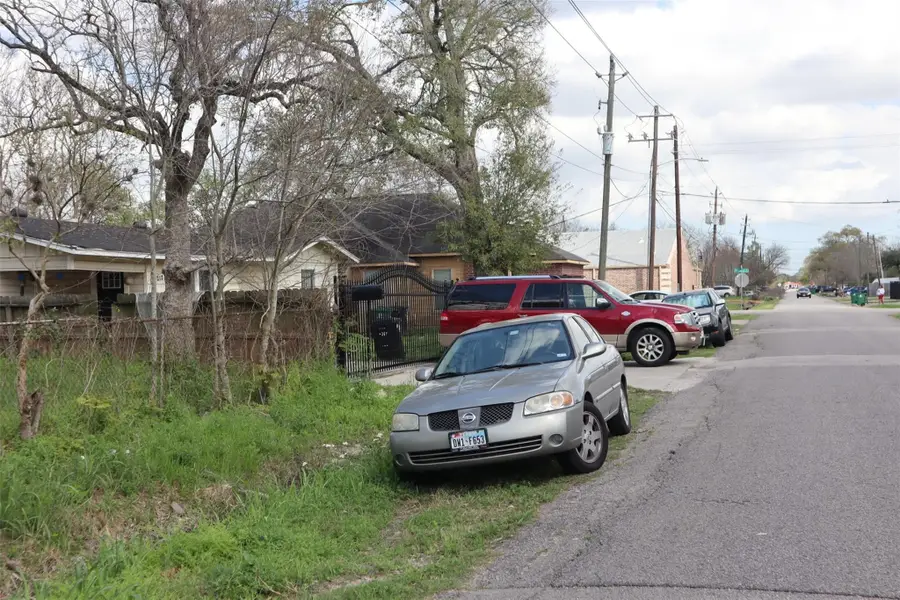 4215 Maggie Street, Houston, TX 77051 - #3