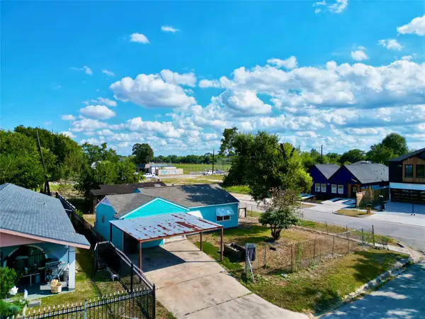 7355 Iwo Jima Road, Houston, TX 77033