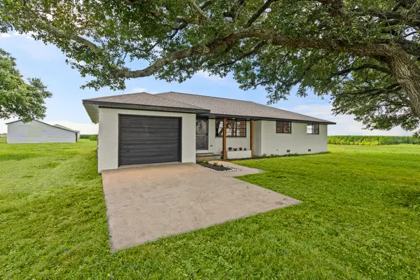 2606 Long Lane, Wallis, TX 77485