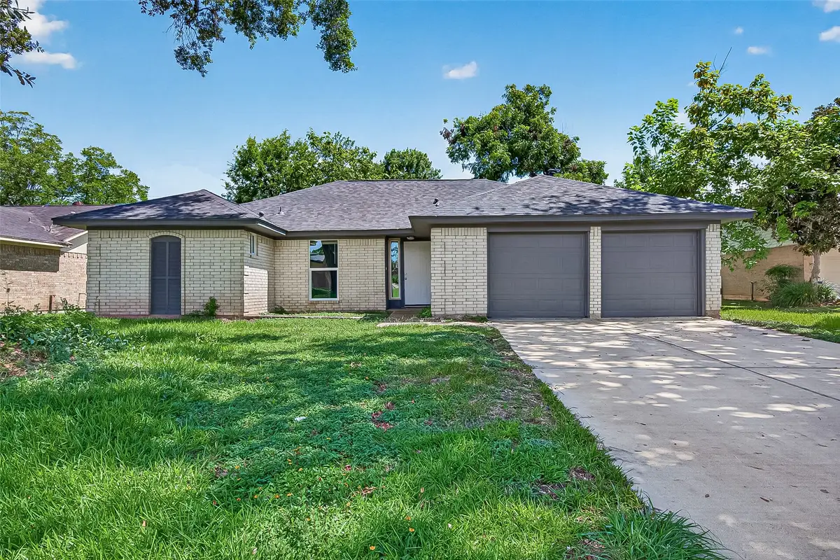 509 Southern Oaks Drive, Lake Jackson, TX 77566 - #1
