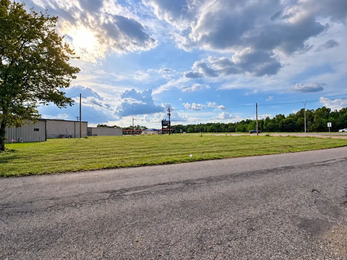3140 Texas Ave, Bridge City, TX 77611 - #1