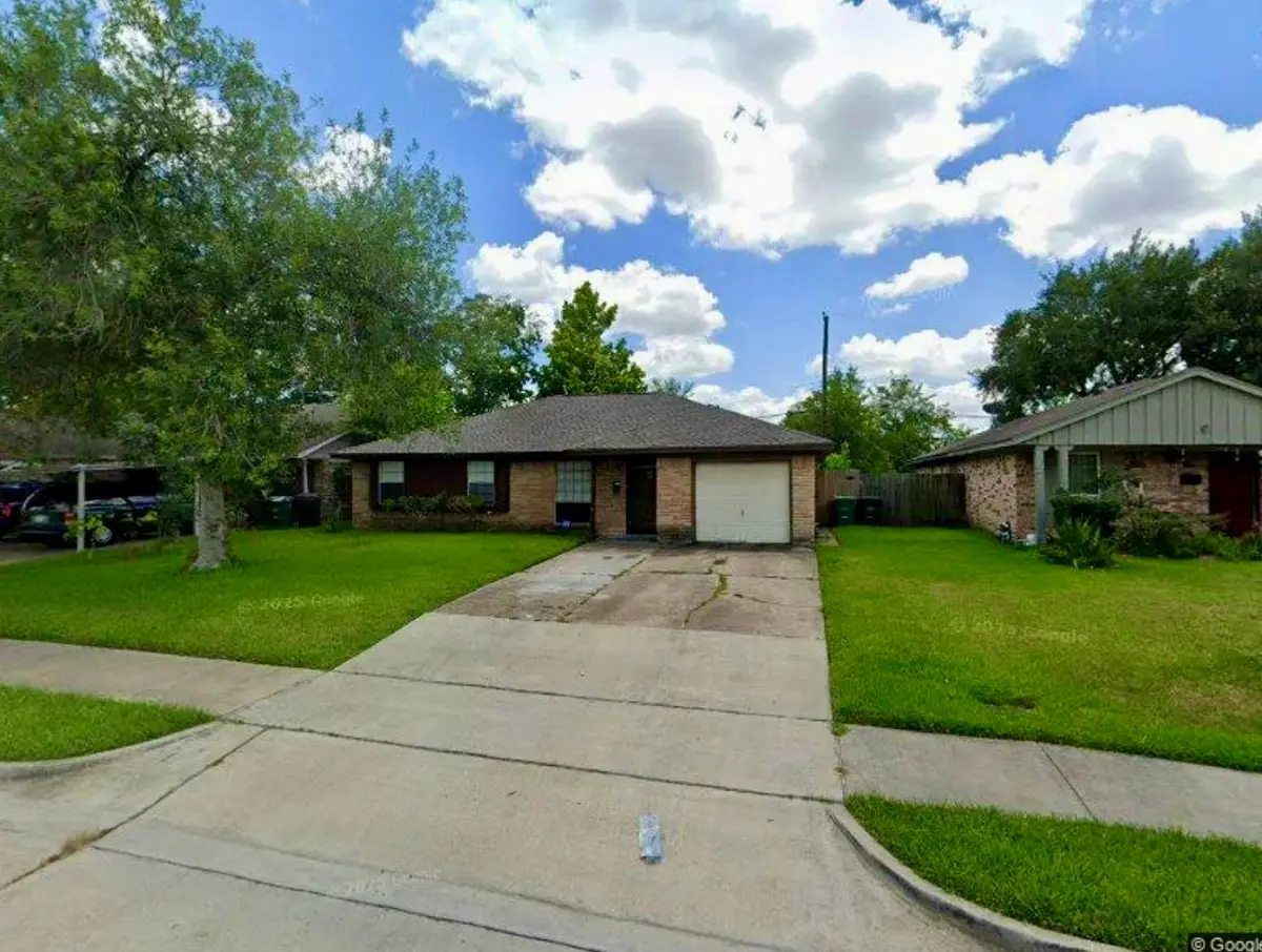 3827 Heatherbrook Drive, Houston, TX 77045 - Image #1