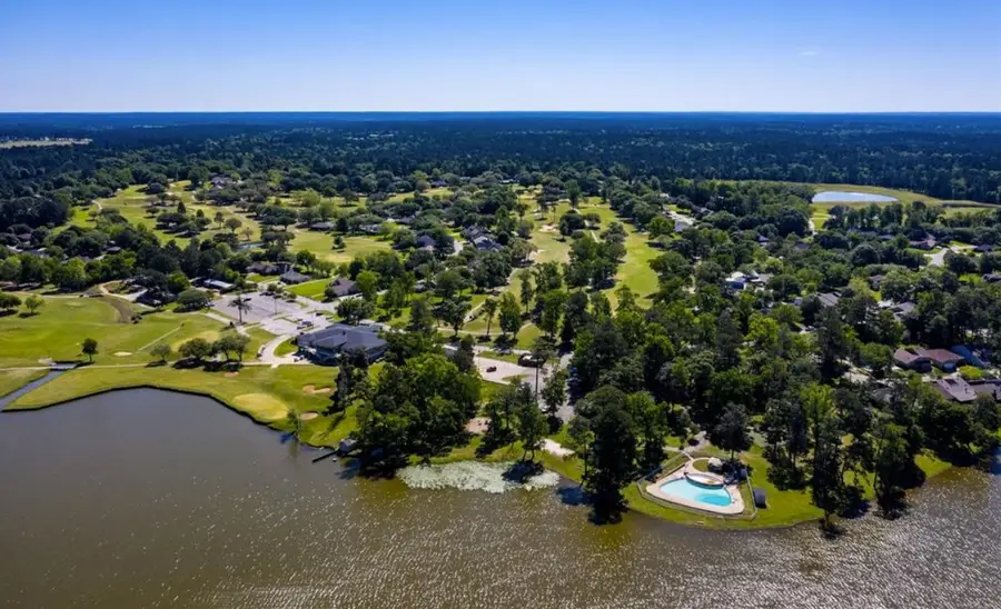 284 Broadmoor Drive, Huntsville, TX 77340 - Image #2