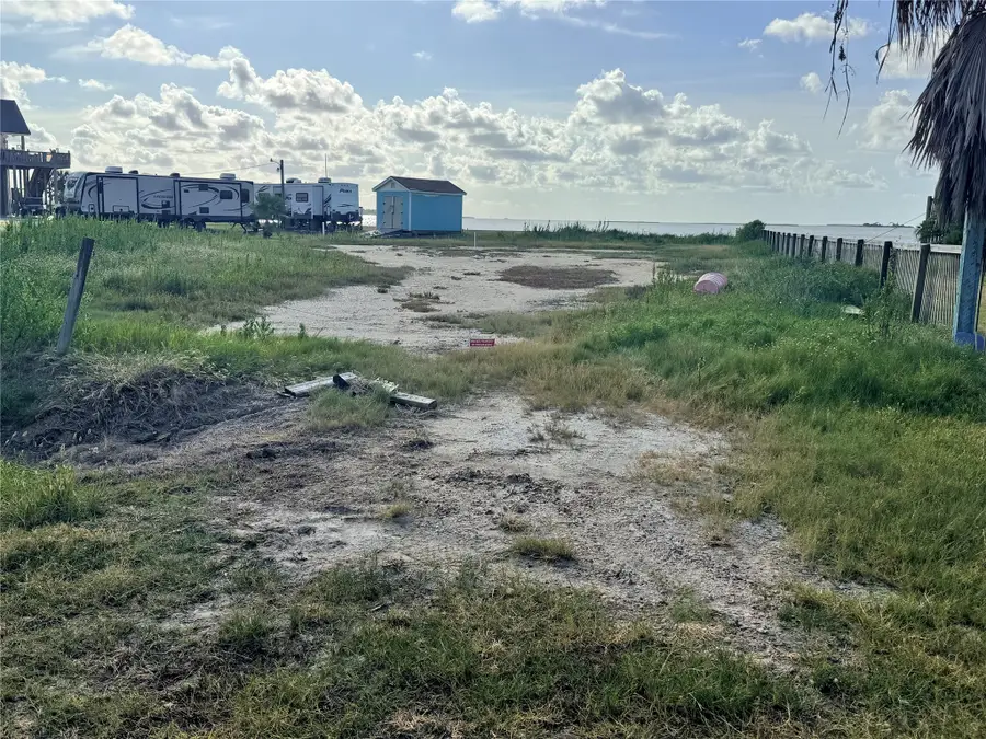 1031 Rollover Circle, Gilchrist, TX 77617 - #3