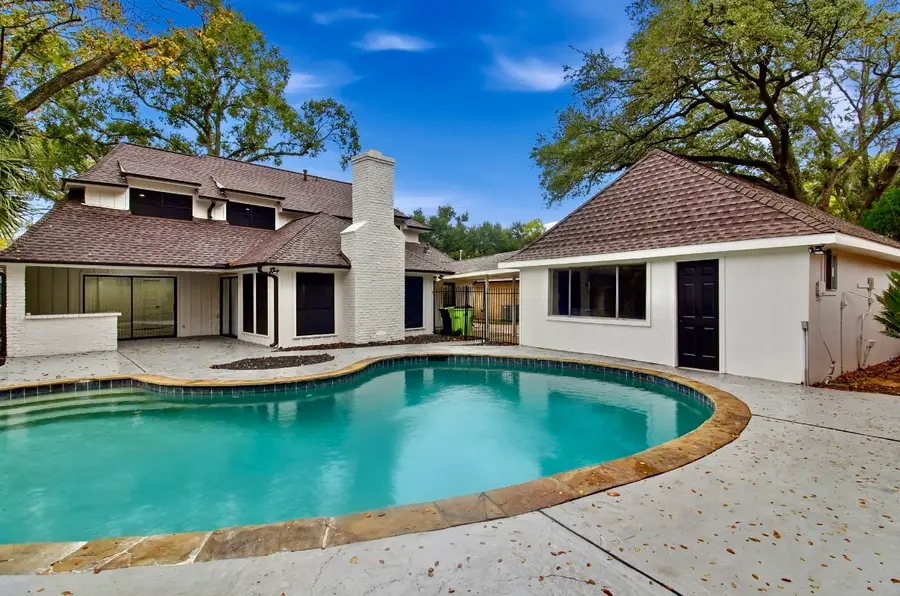 2823 W Pebble Beach Drive, Missouri City, TX 77459 - Image #2