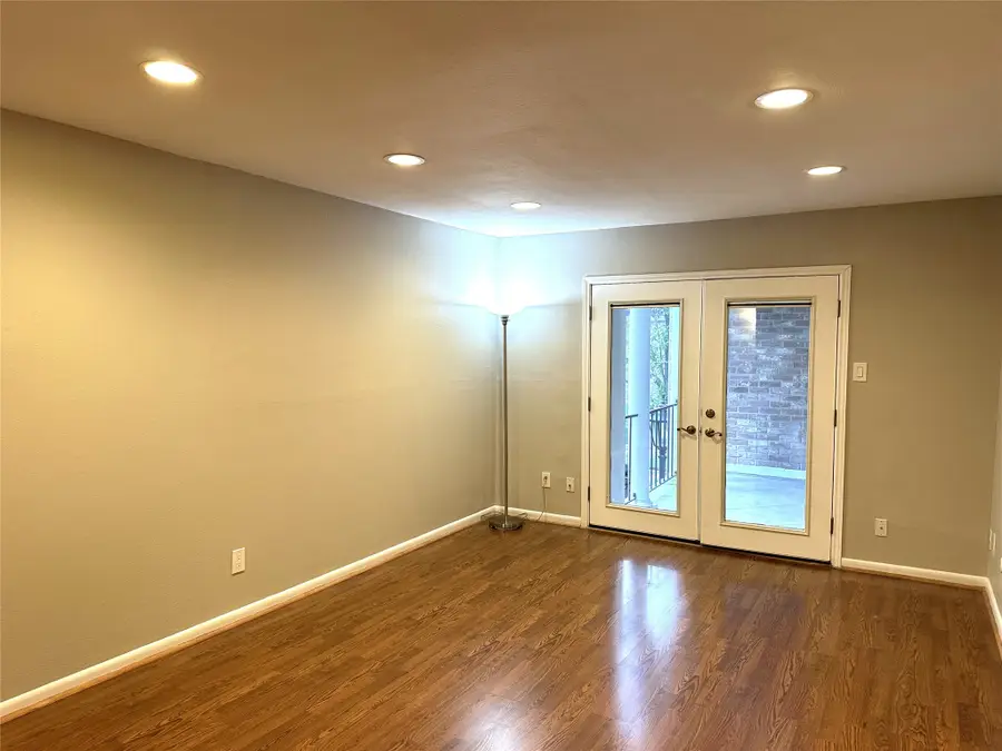 359 N Post Oak Lane #220, Houston, TX 77024 - #3