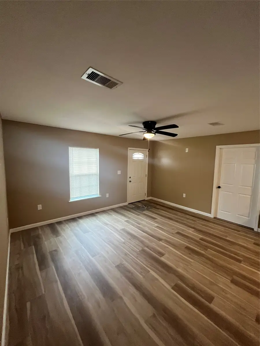 100 N 18th Avenue N, Texas City, TX 77590 - #2