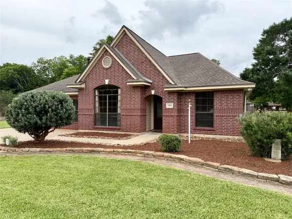 1503 Avenue H, Danbury, TX 77534