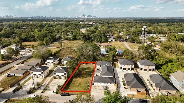 5013 Mallow Street, Houston, TX 77033