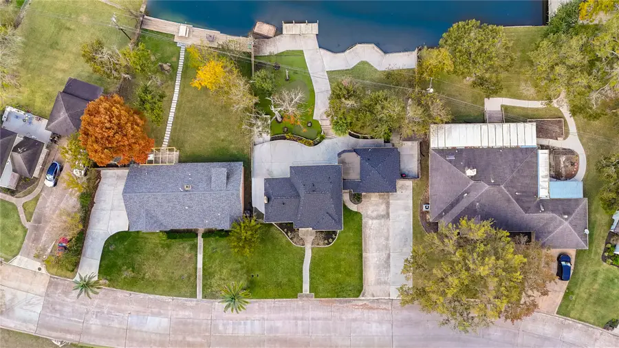 303 Old Bayou Drive, Dickinson, TX 77539 - Image #3