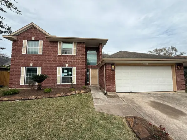 4823 Meadowglen Drive, Pearland, TX 77584