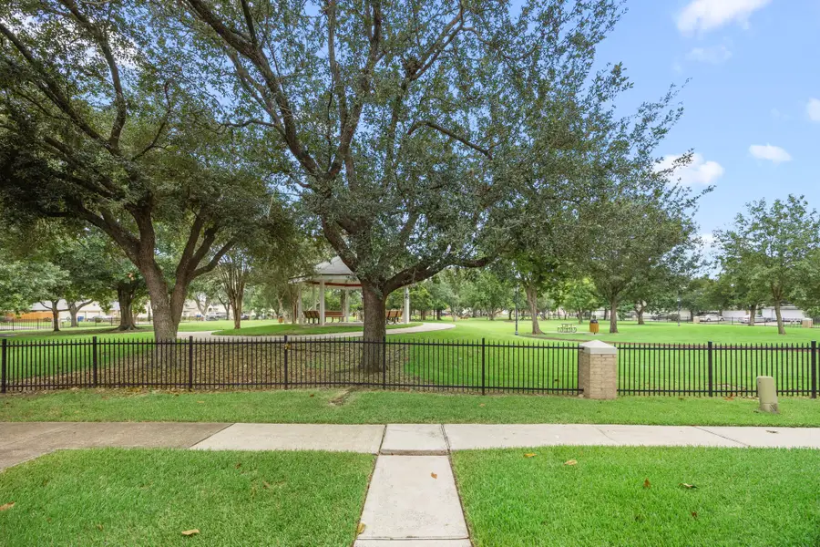 607 Travis Street #5, Webster, TX 77598 - #3