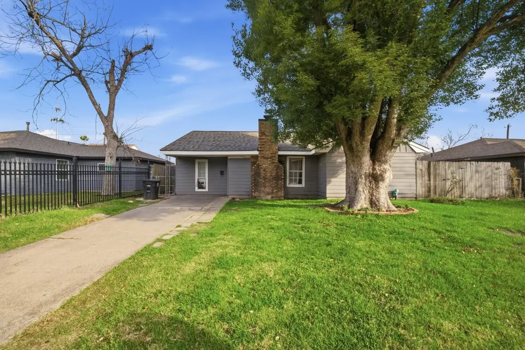 8654 Sonneville Drive, Houston, TX 77080 - Image #1