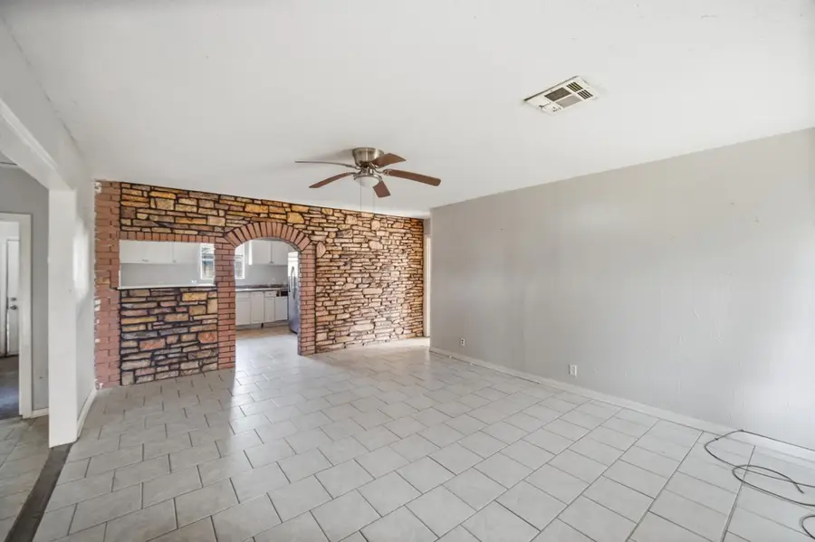 8654 Sonneville Drive, Houston, TX 77080 - Image #2