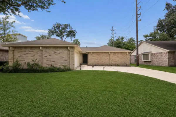 10411 Rabbit Oak Drive, Houston, TX 77065