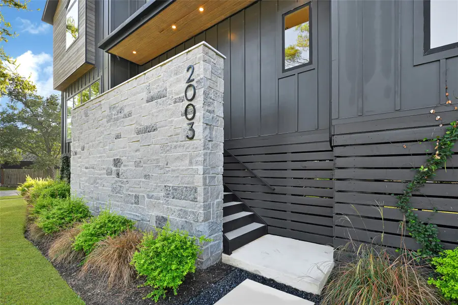 2003 Du Barry Lane, Houston, TX 77018 - Image #2