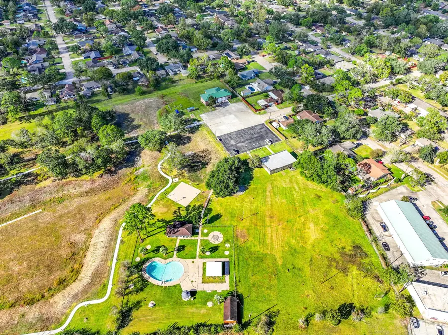 4015 Ravine Drive, Friendswood, TX 77546 - Image #2