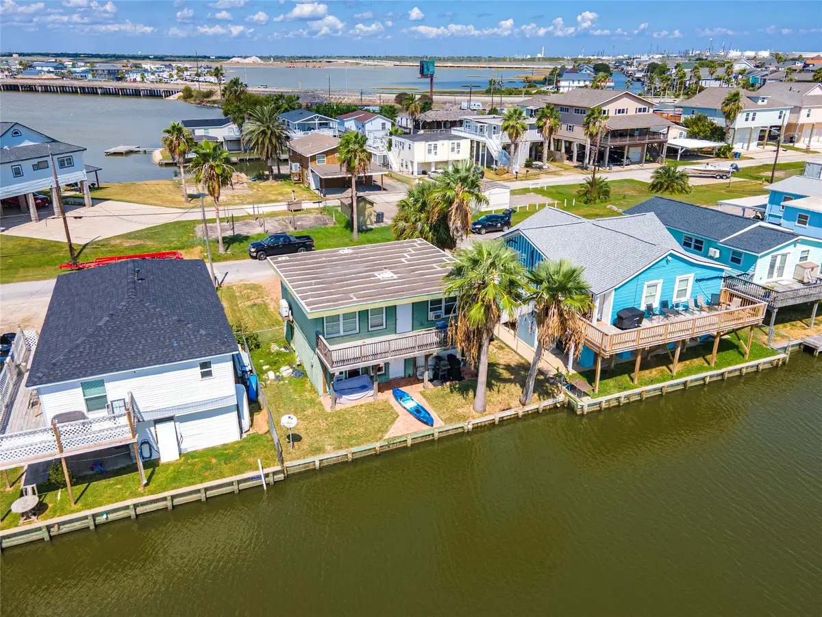 40 Lakeside Drive, Hitchcock, TX 77563 - #1