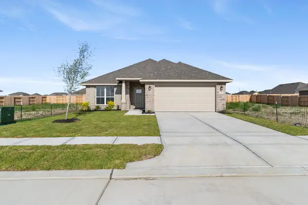 2246 W Post Oak Circle, Dayton, TX 77525