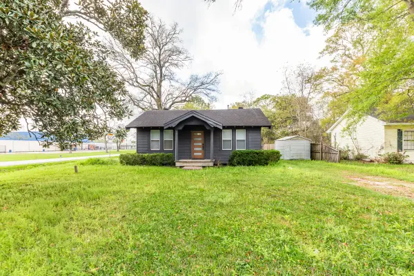 8265 Mclean Street, Beaumont, TX 77707