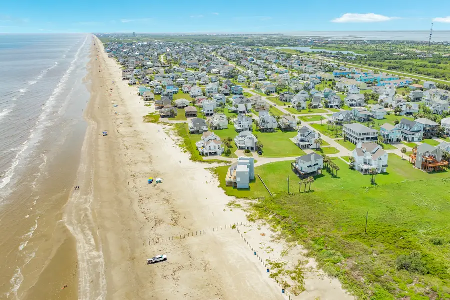 4021 11 Mile Road, Galveston, TX 77554 - #3