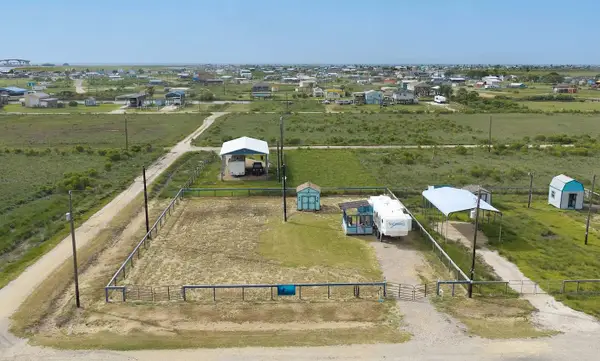 185 Curlew Street, Sargent, TX 77414