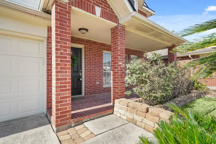 26907 Castlecliff Lane, Kingwood, TX 77339 - Image #2