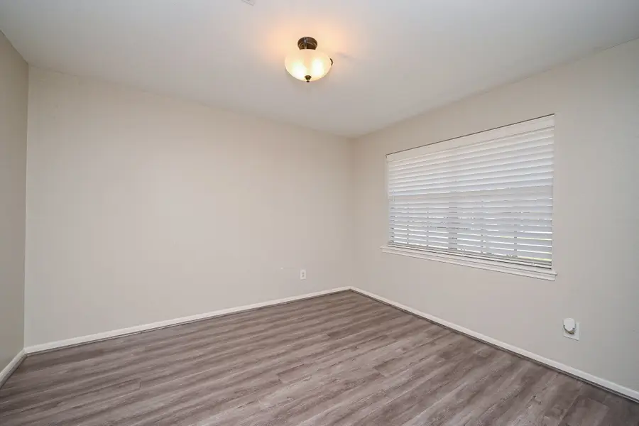 222 Behrens Street, East Bernard, TX 77435 - Image #3