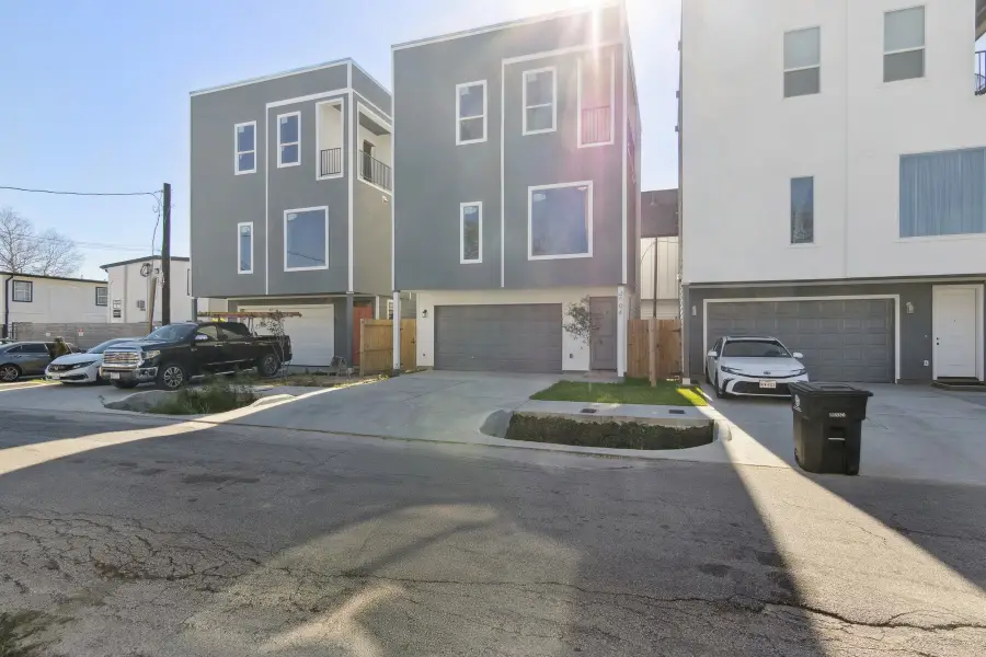 4704 Ward Street, Houston, TX 77021 - Image #2
