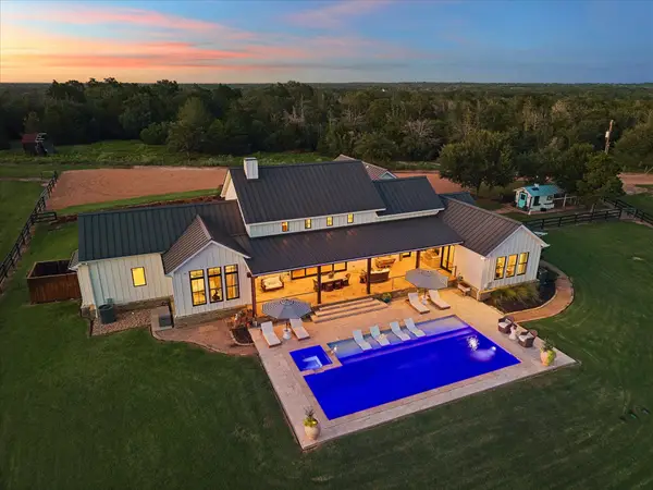 1600 S Weyand, Round Top, TX 78954