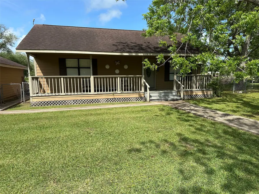 242 Sir Lancelot Drive N, Sargent, TX 77414 - #2