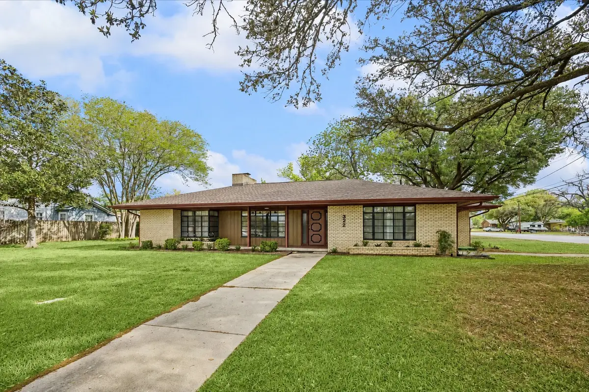 322 E O'bryant Street, Bellville, TX 77418 - #1