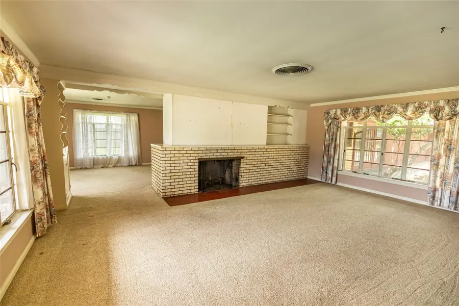 322 E O'bryant Street, Bellville, TX 77418 - #2