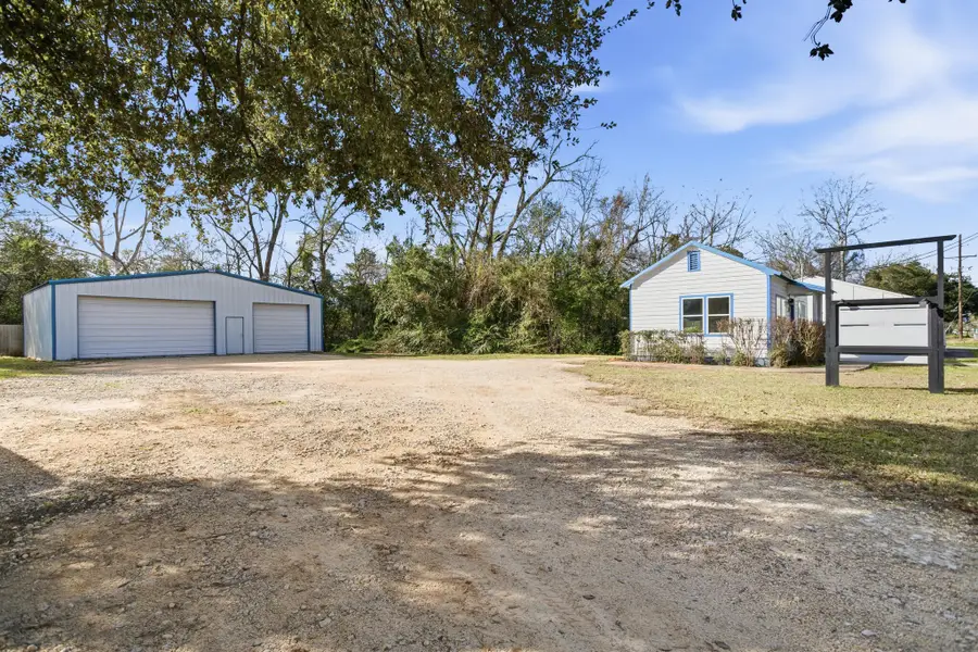 415 W Bluff Street, Woodville, TX 75979 - Image #2