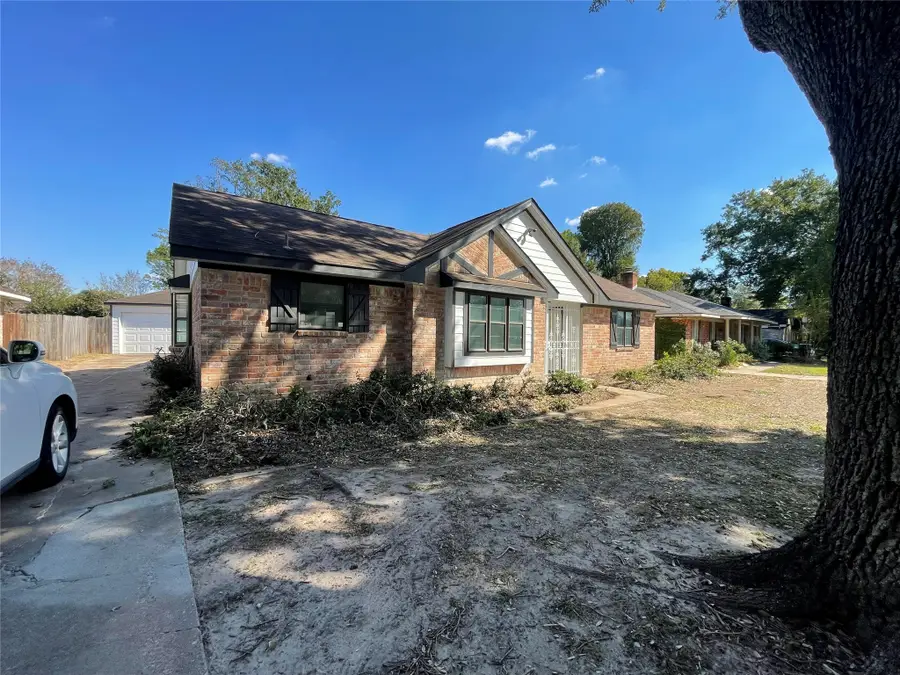 8711 S Dairy Ashford Road, Houston, TX 77099 - Image #3