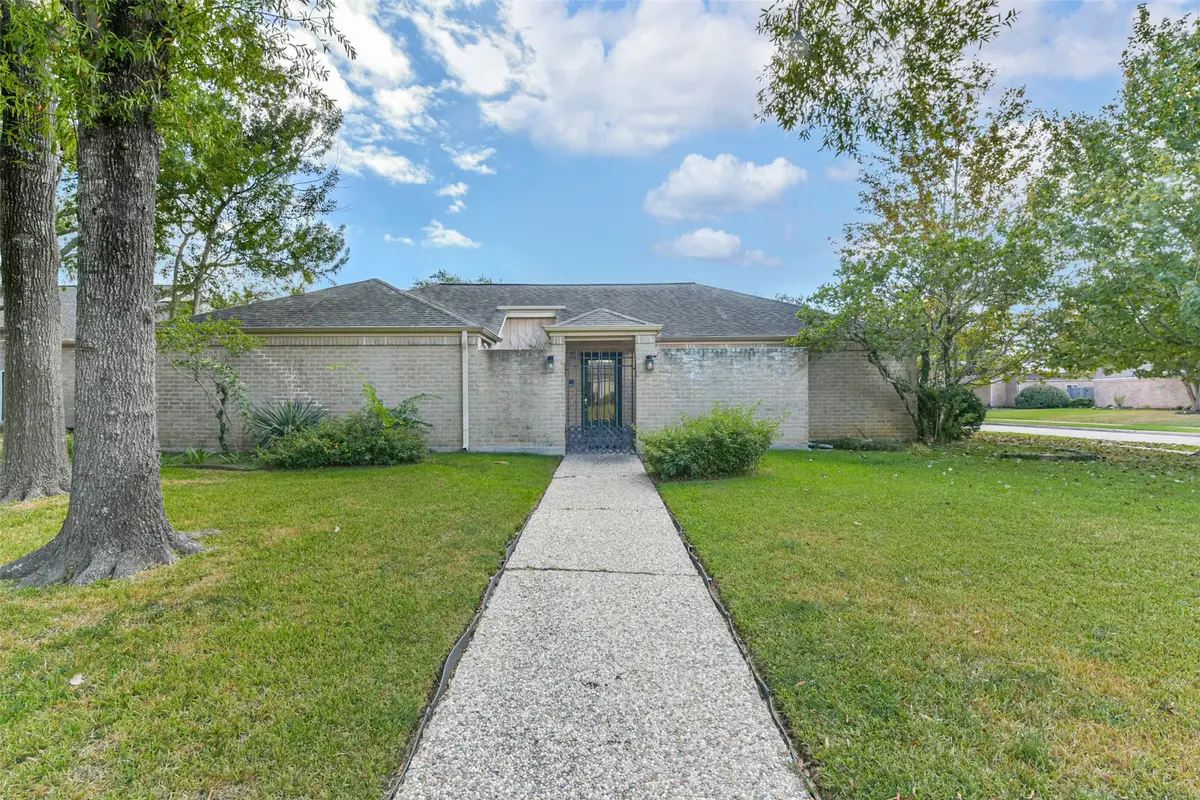 1811 Rushbrook Drive, Houston, TX 77077 - Image #1