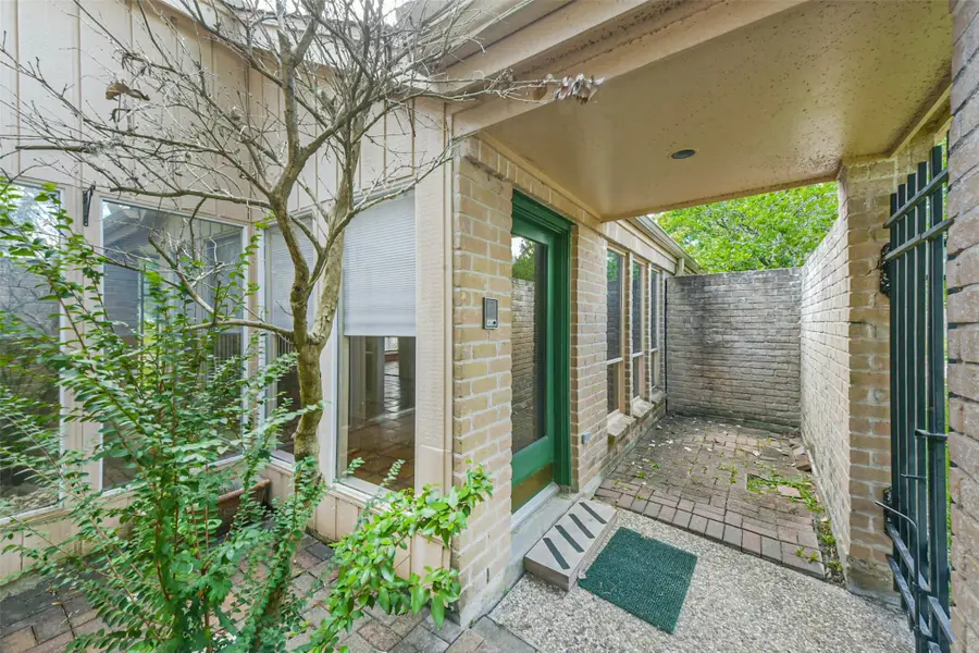 1811 Rushbrook Drive, Houston, TX 77077 - Image #2