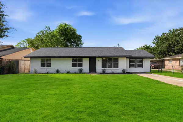 9723 Oldcrest Drive, Stafford, TX 77477