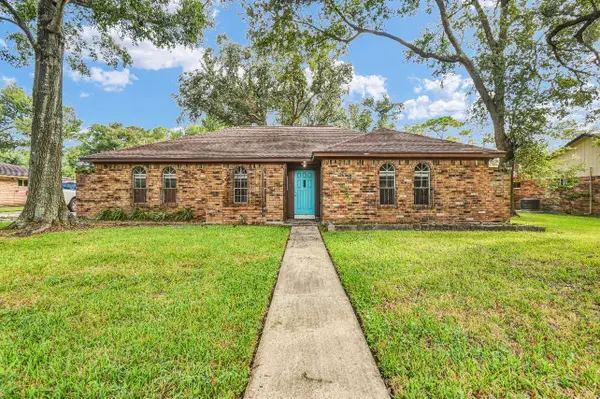 133 Nasturtium Street, Lake Jackson, TX 77566