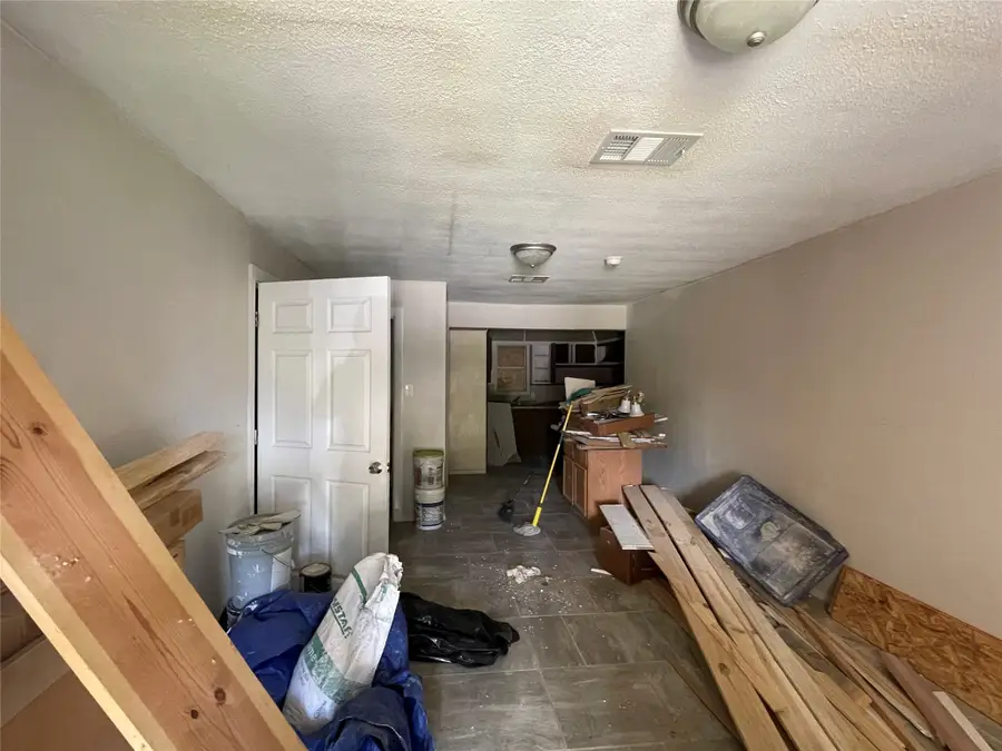 835 W Gulfway Drive, Port Arthur, TX 77640 - Image #3