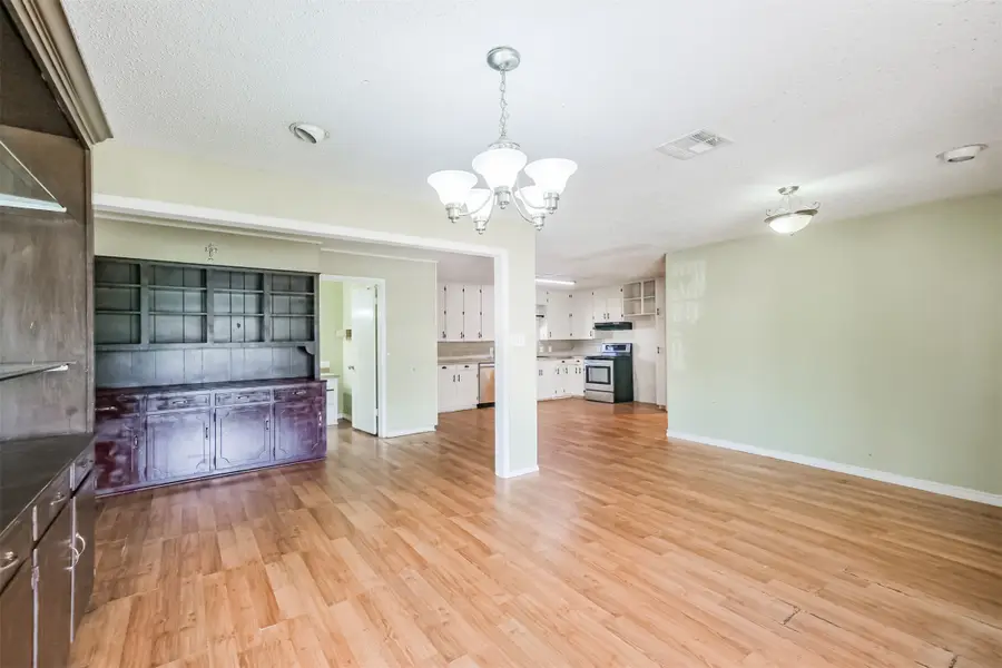 300 N Market Street, Louise, TX 77455 - #3