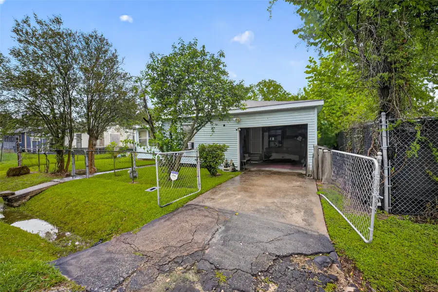 8013 Maxroy Street, Houston, TX 77088 - #3
